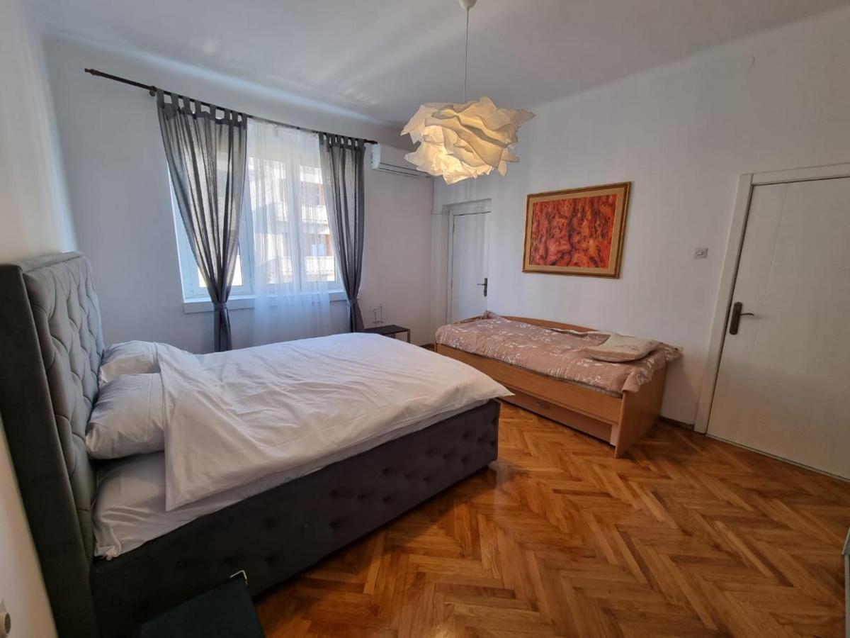 Апартаменти Right In The Heart Of Podgorica! Екстер'єр фото